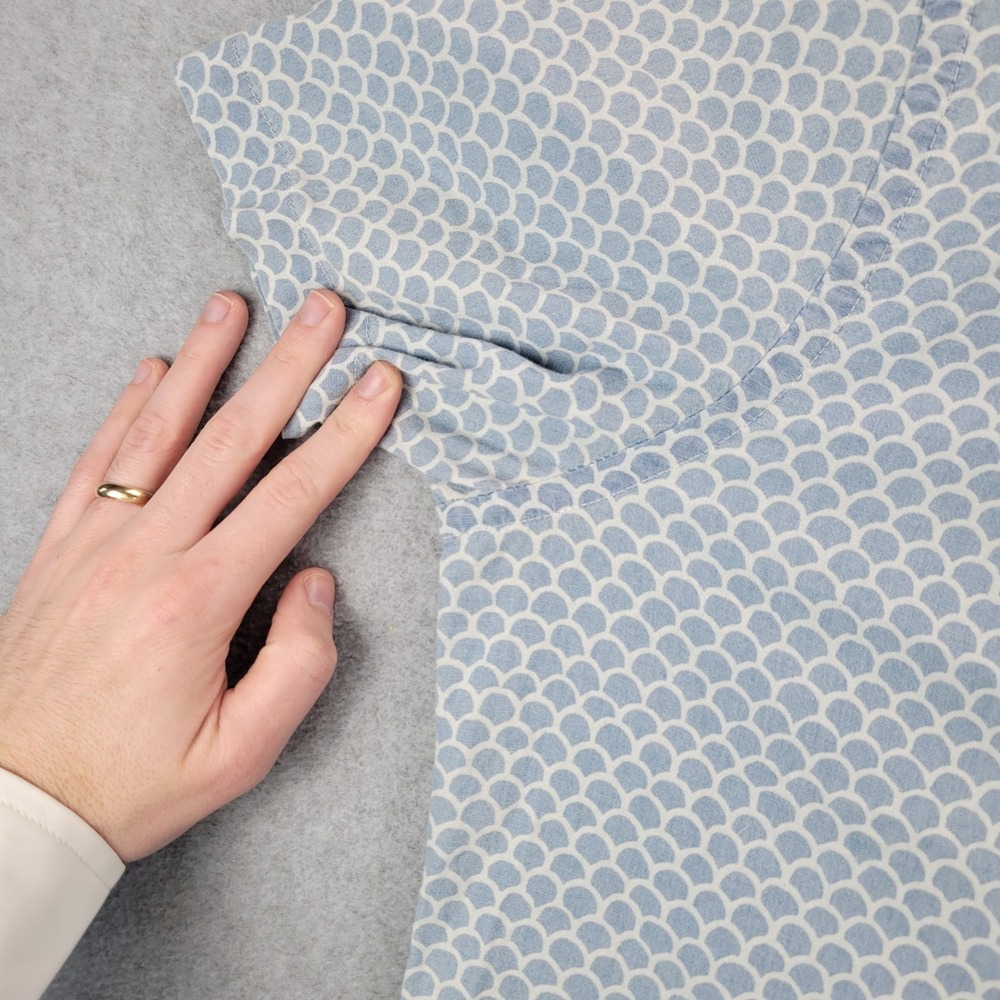 Faherty Playa Button Down Shirt Mens M Blue Scallop Indigo Dyed Short Sleeve - Picture 3 of 11